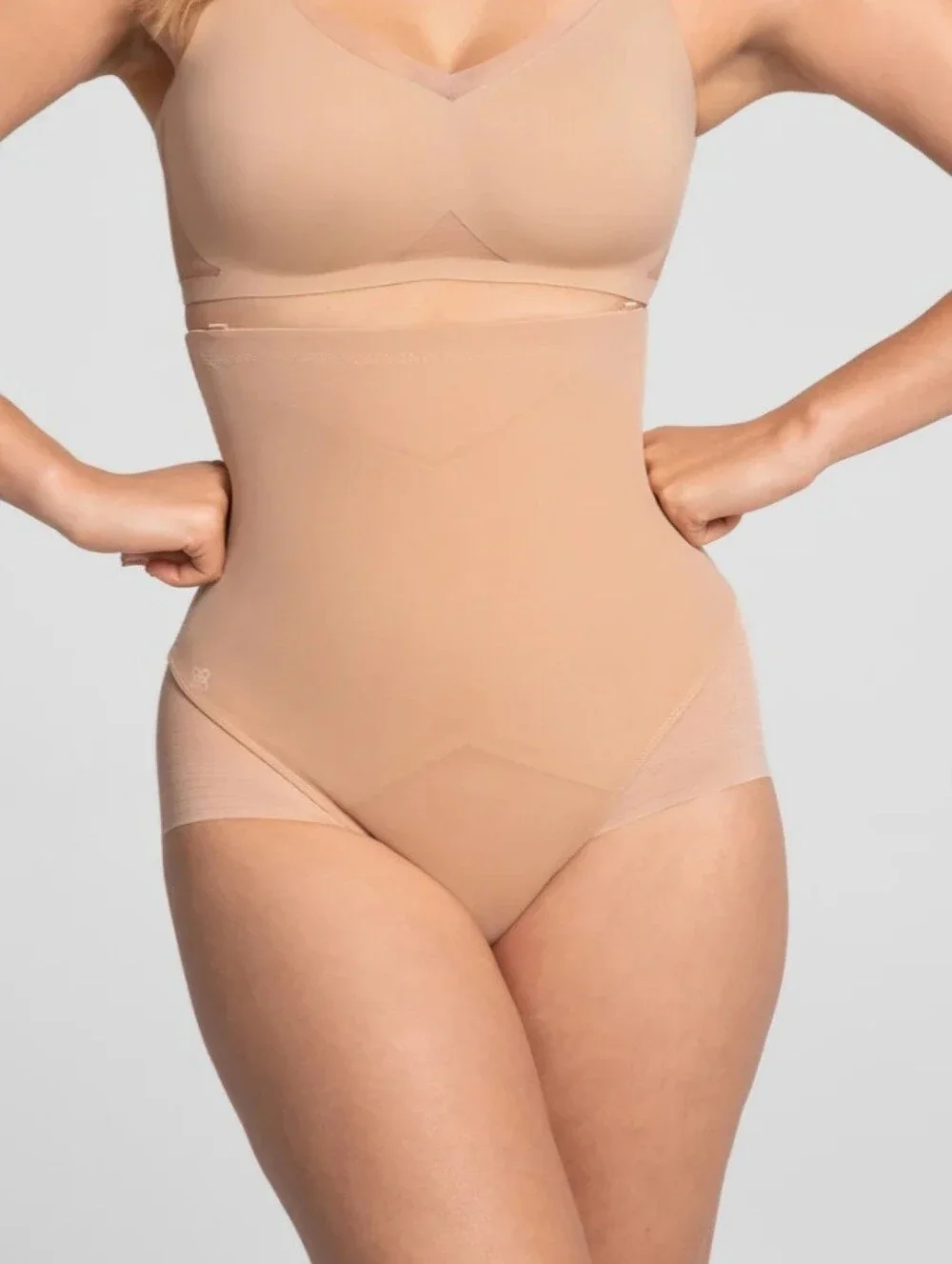 NWOT Honeylove SuperPower Brief Sand Nude No-Dig Shaperwear Size Large